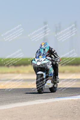 media/Aug-06-2023-TrackDaz (Sun) [[ac7f4f6367]]/C Group/wheelie bump/